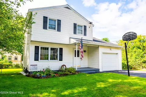 63 Hillcrest Ave, Schenectady, NY 12304