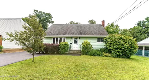 104 Osborne Rd, Colonie, NY 12205