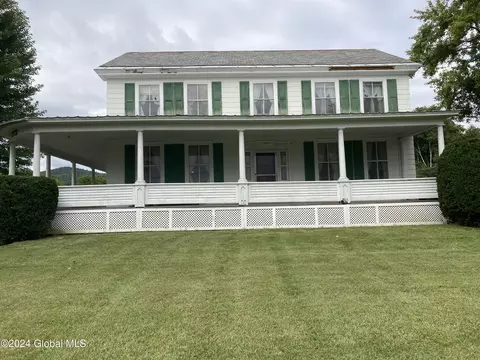 3 Warner Hill Rd, Ticonderoga, NY 12883