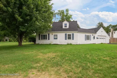 1075 Palazini Dr, Schenectady, NY 12303