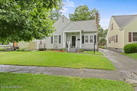 1377 Baker Ave, Schenectady, NY 12309 photo 2