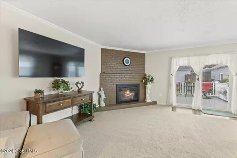 1377 Baker Ave, Schenectady, NY 12309 photo 14