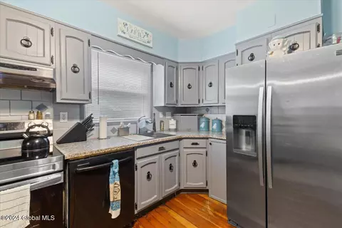 1377 Baker Ave, Schenectady, NY 12309 photo 10