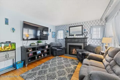 1377 Baker Ave, Schenectady, NY 12309 photo 5