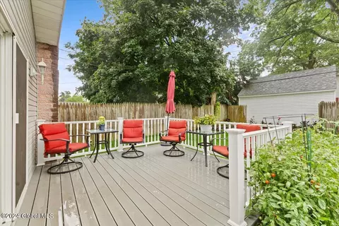 1377 Baker Ave, Schenectady, NY 12309 photo 37