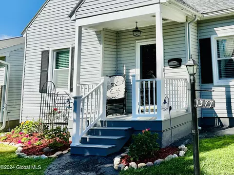 1377 Baker Ave, Schenectady, NY 12309 photo 4