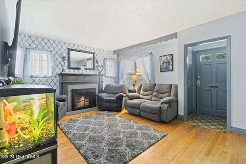1377 Baker Ave, Schenectady, NY 12309 photo 7