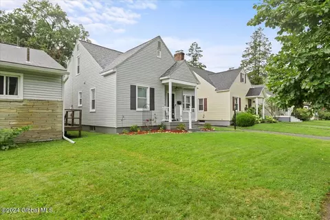 1377 Baker Ave, Schenectady, NY 12309 photo 3