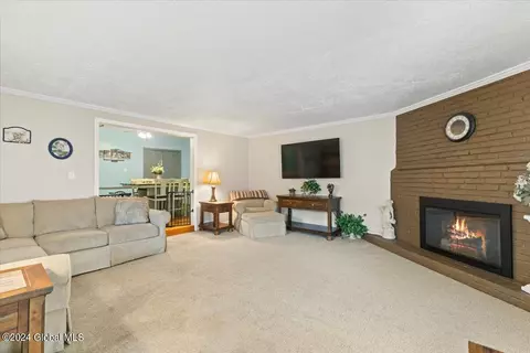 1377 Baker Ave, Schenectady, NY 12309 photo 15