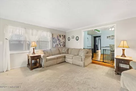 1377 Baker Ave, Schenectady, NY 12309 photo 20