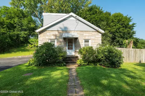 130 Oneida Ave, Troy, NY 12180