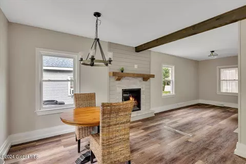 Dining - 7 Sheldon St, Schenectady, NY 12308 photo 1 of 2