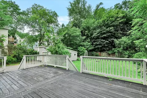 Exterior - 7 Sheldon St, Schenectady, NY 12308 photo 2 of 5
