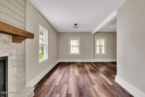 Living - 7 Sheldon St, Schenectady, NY 12308 photo 1 of 2