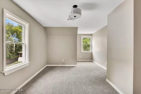 Bedroom - 7 Sheldon St, Schenectady, NY 12308 photo 2 of 3