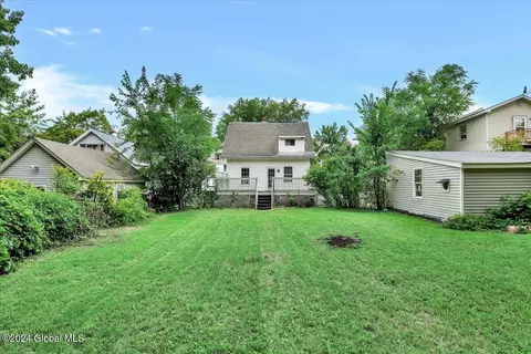 Exterior - 7 Sheldon St, Schenectady, NY 12308 photo 3 of 5