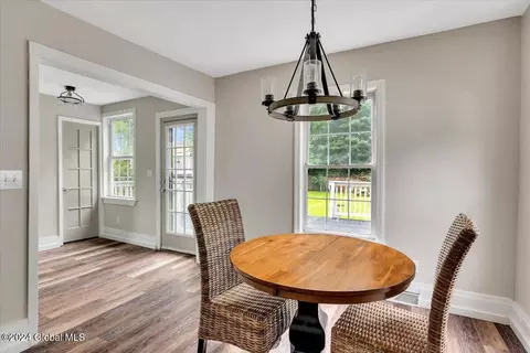 Dining - 7 Sheldon St, Schenectady, NY 12308 photo 2 of 2