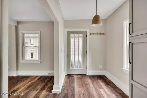 Entry Way - 7 Sheldon St, Schenectady, NY 12308 photo 1 of 4