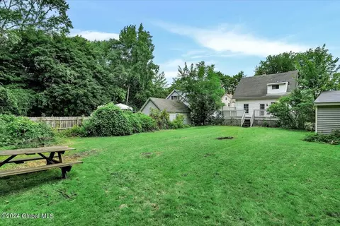 Exterior - 7 Sheldon St, Schenectady, NY 12308 photo 4 of 5