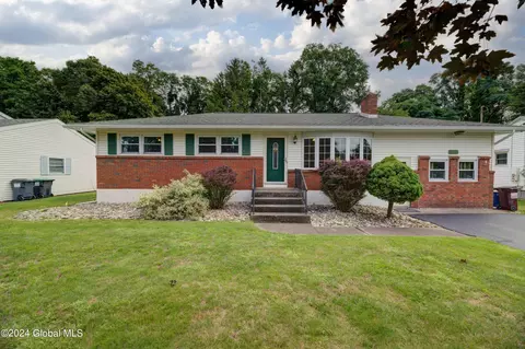 1116 St Jude Dr, Schenectady, NY 12303