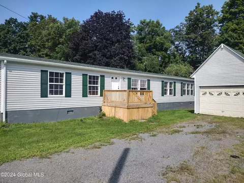 37 Catherine St, Gansevoort, NY 12831