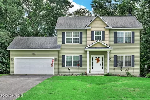 6 Nancys Way, Gansevoort, NY 12831