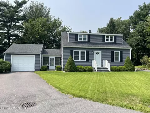 6 Currie Ct, Ballston Spa, NY 12020