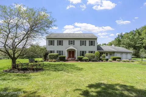 31 Morningstar Ln, Feura Bush, NY 12067