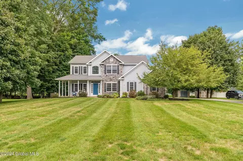 37 Harlau Dr, Glenville, NY 12302