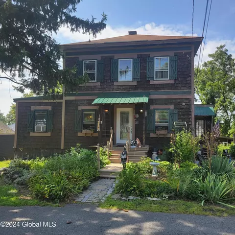 120 Cliffe Ave, Rensselaer, NY 12144