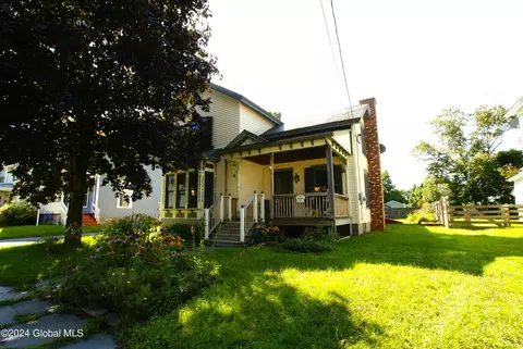 6 Potter Ave, Granville, NY 12832