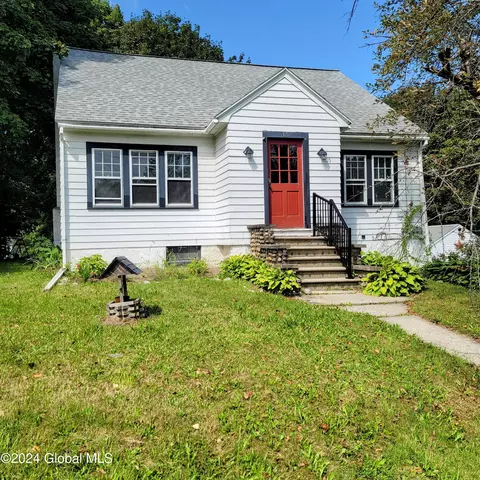 15 Greene St, Troy, NY 12180