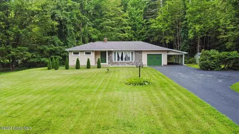 1285 Ridge Rd, Queensbury, NY 12804