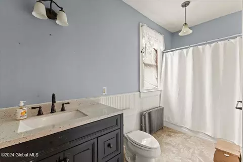 Bath - 16 E Main St, Cambridge, NY 12816 photo 2 of 4
