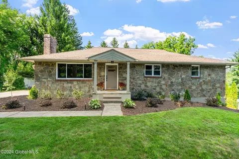 16 Meadow Ln, Latham, NY 12110