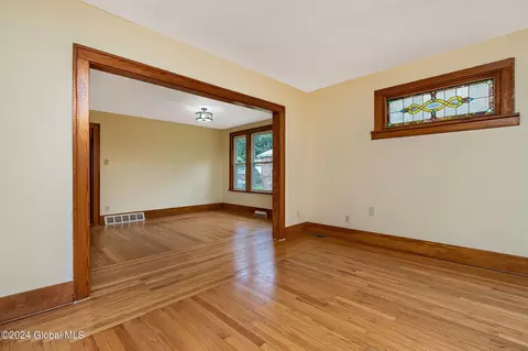324 6th St, Schenectady, NY 12306 photo 6