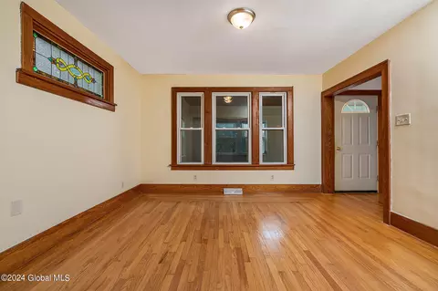 324 6th St, Schenectady, NY 12306 photo 7