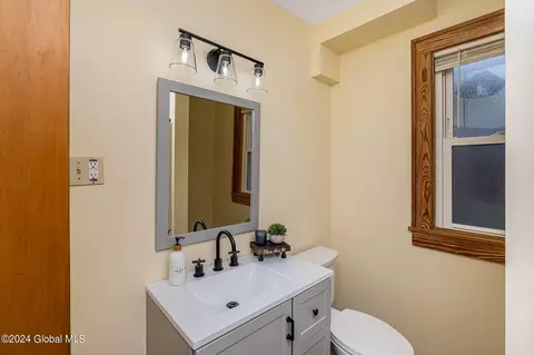 324 6th St, Schenectady, NY 12306 photo 17