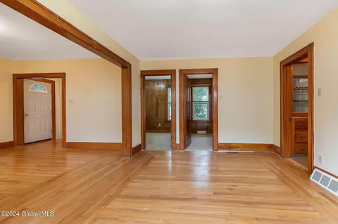 324 6th St, Schenectady, NY 12306 photo 9