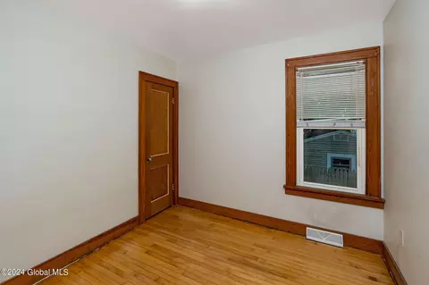 324 6th St, Schenectady, NY 12306 photo 19