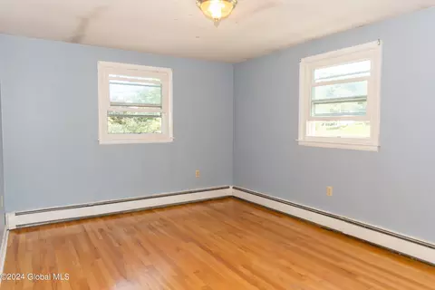 Bedroom - 12 Red Coach Dr, Scotia, NY 12302 photo 3 of 8