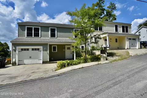 24 1st St, Castleton On Hudson, NY 12033