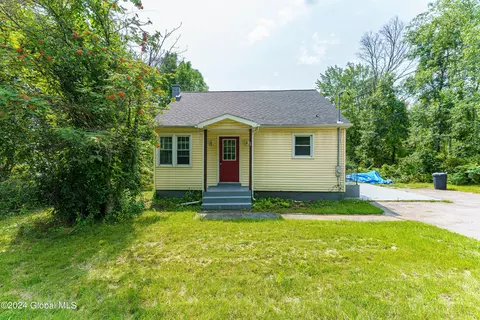 211 Northline Rd, Ballston Spa, NY 12020