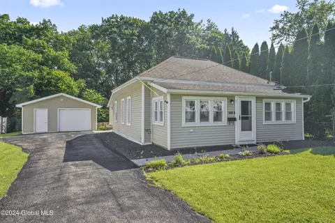 1011 Mann Ave, Rensselaer, NY 12144