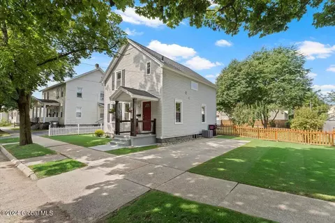 34 Mcdonald St, Glens Falls, NY 12801