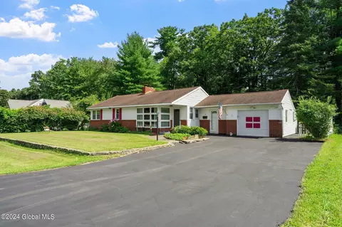 18 Ruth Ter, Albany, NY 12203