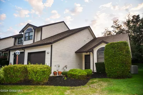 80 Surrey Hill Dr, Latham, NY 12110