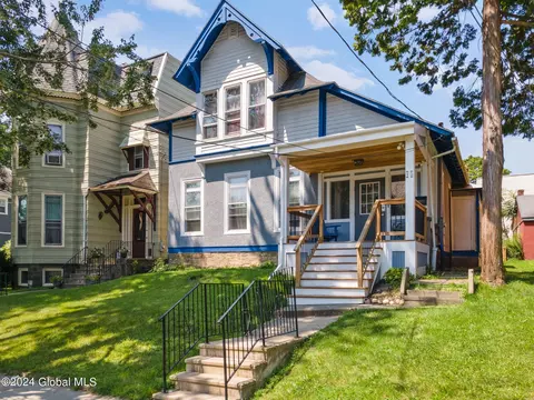105 S Lake Ave, Albany, NY 12208