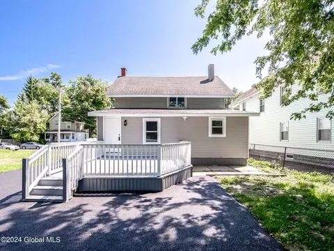 Exterior - 1747 Oneida St, Schenectady, NY 12308 photo 6 of 14