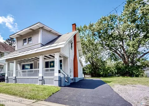 Exterior - 1747 Oneida St, Schenectady, NY 12308 photo 14 of 14